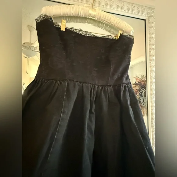 Pilcro Strapless Lace Tull dress - Picture 2 of 13